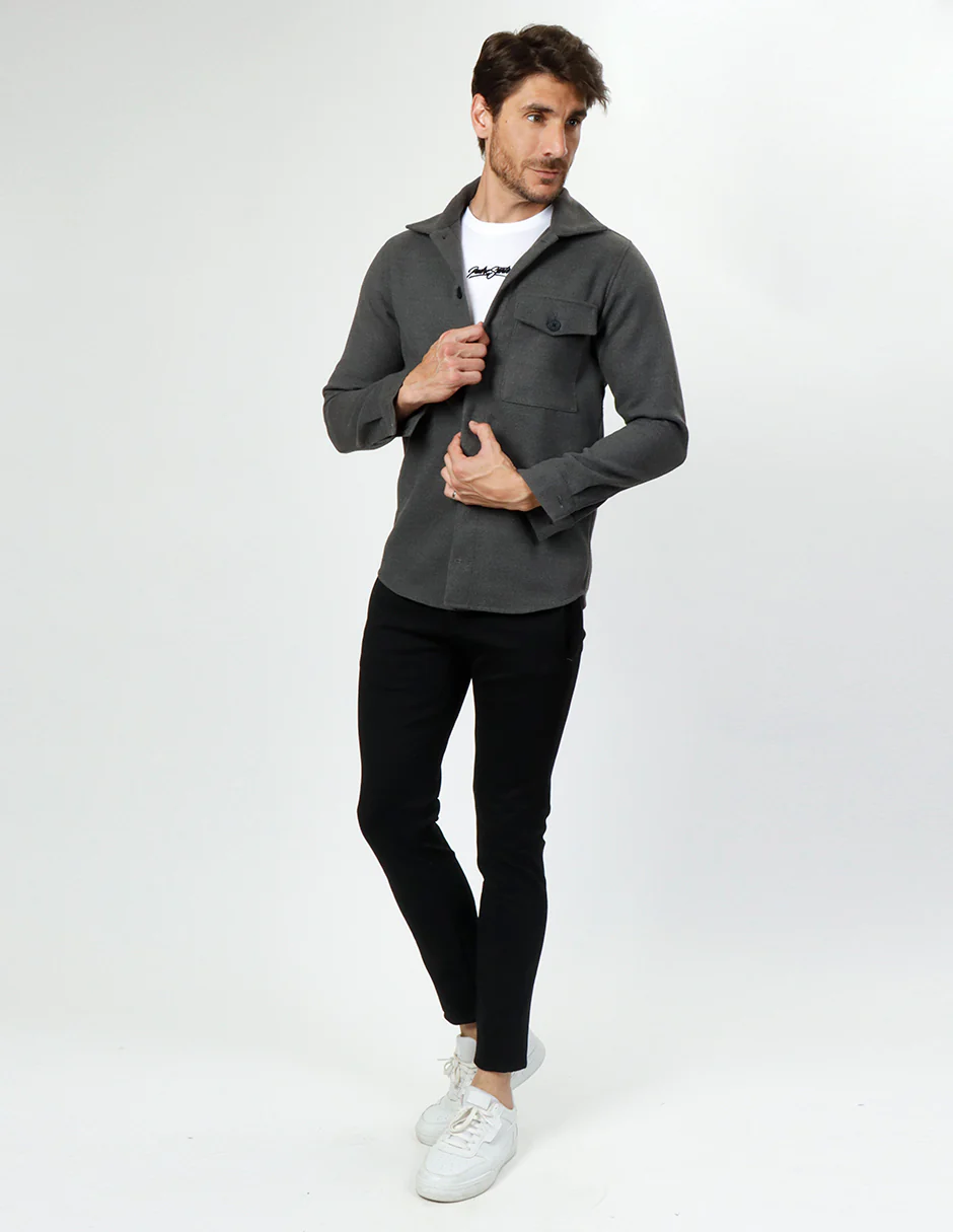 Sobre Camisa Gris - Image 10